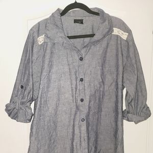 Torrid button up shirt